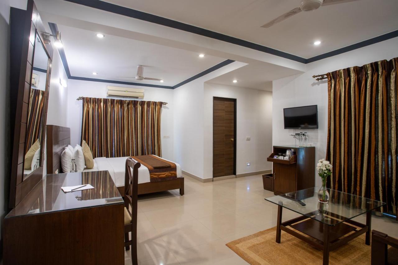 Goa Villagio & - A Unit Of Ihm, 10 Min Walk From Resort 4*